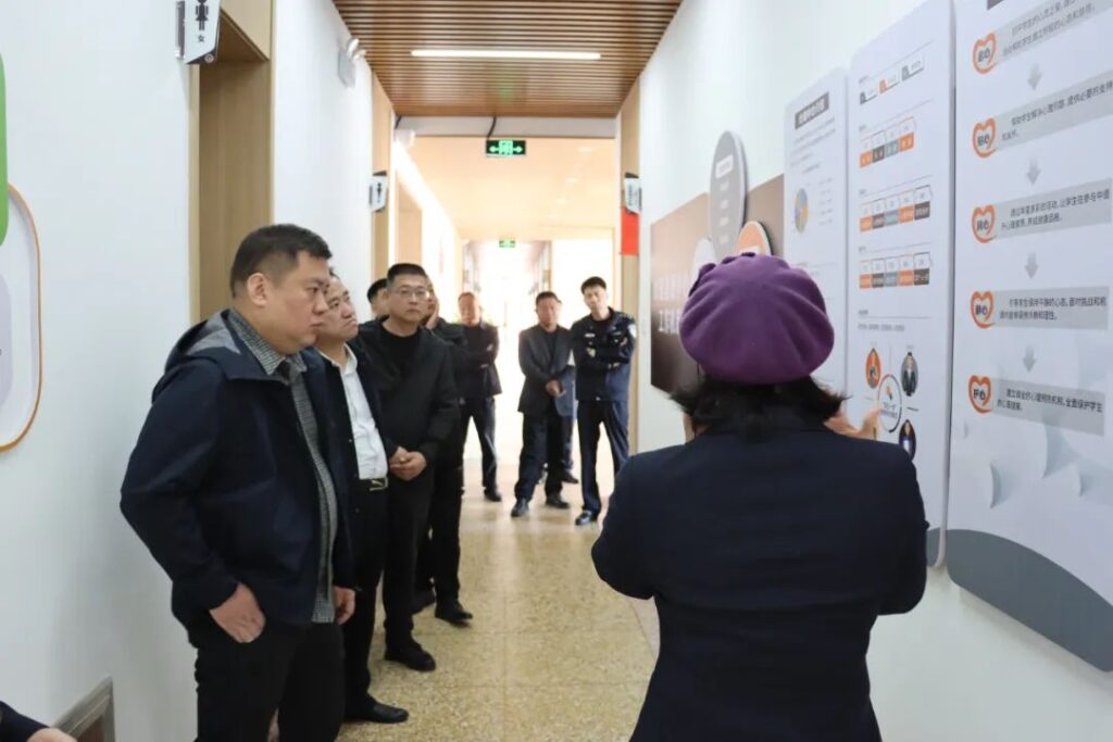 滨州市无棣县政法委领导莅临我校考察调研，共谱未成年人教育新篇章